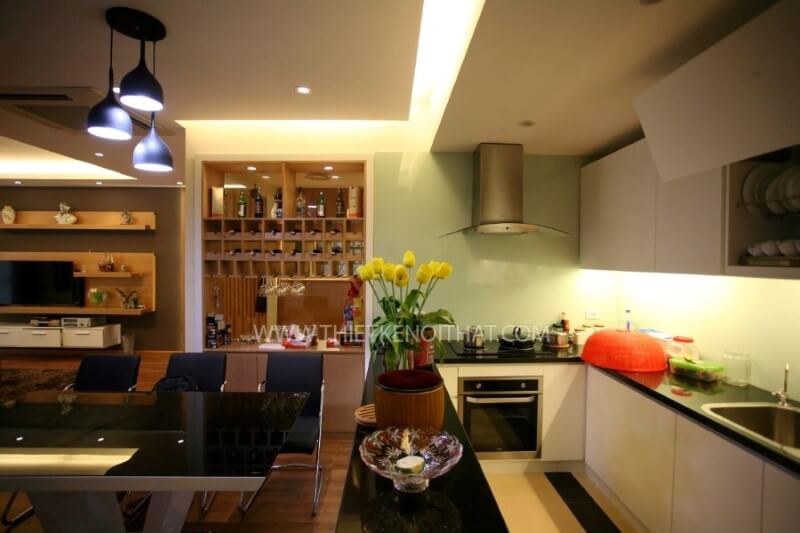 Thi công nội thất bếp hiện đại sử dụng tone màu trắng sáng tự nhiên làm màu nền Thiết kế phòng bếp, tủ bếp gỗ An Cường