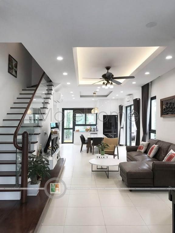 Hà Nội được thi công nội thất gỗ phòng khách có chất lượng cao.